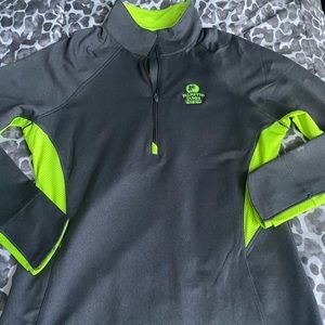 Like new, Underarmour 1/4 zip golf pullover Sz XL